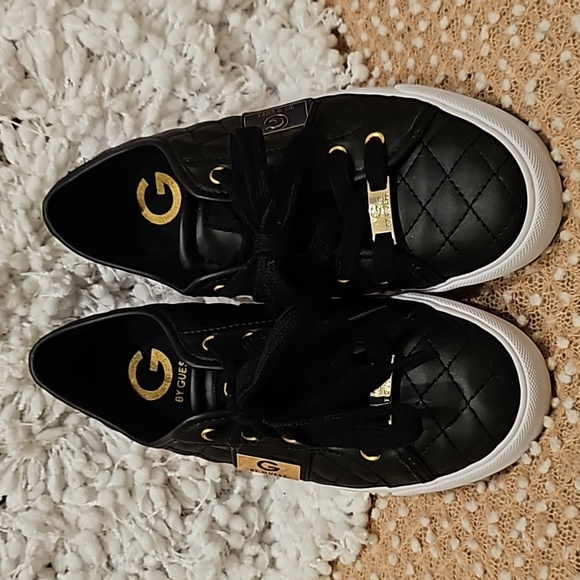 Guess Sneakers - Picture 16 of 16